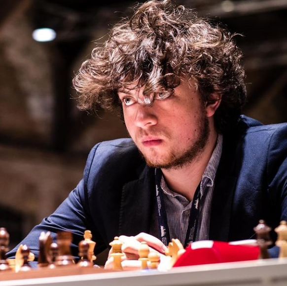 Chess grandmaster accused of cheating after using phone on toilet during  tournament