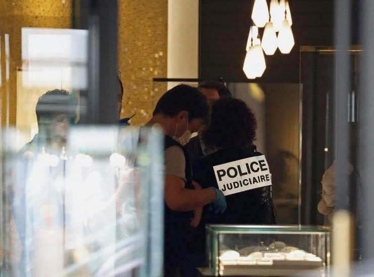 Robbers steal jewellery worth millions from Piaget store in Paris