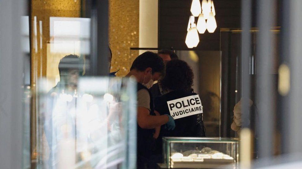 Robbers steal jewellery worth millions from Piaget store in Paris